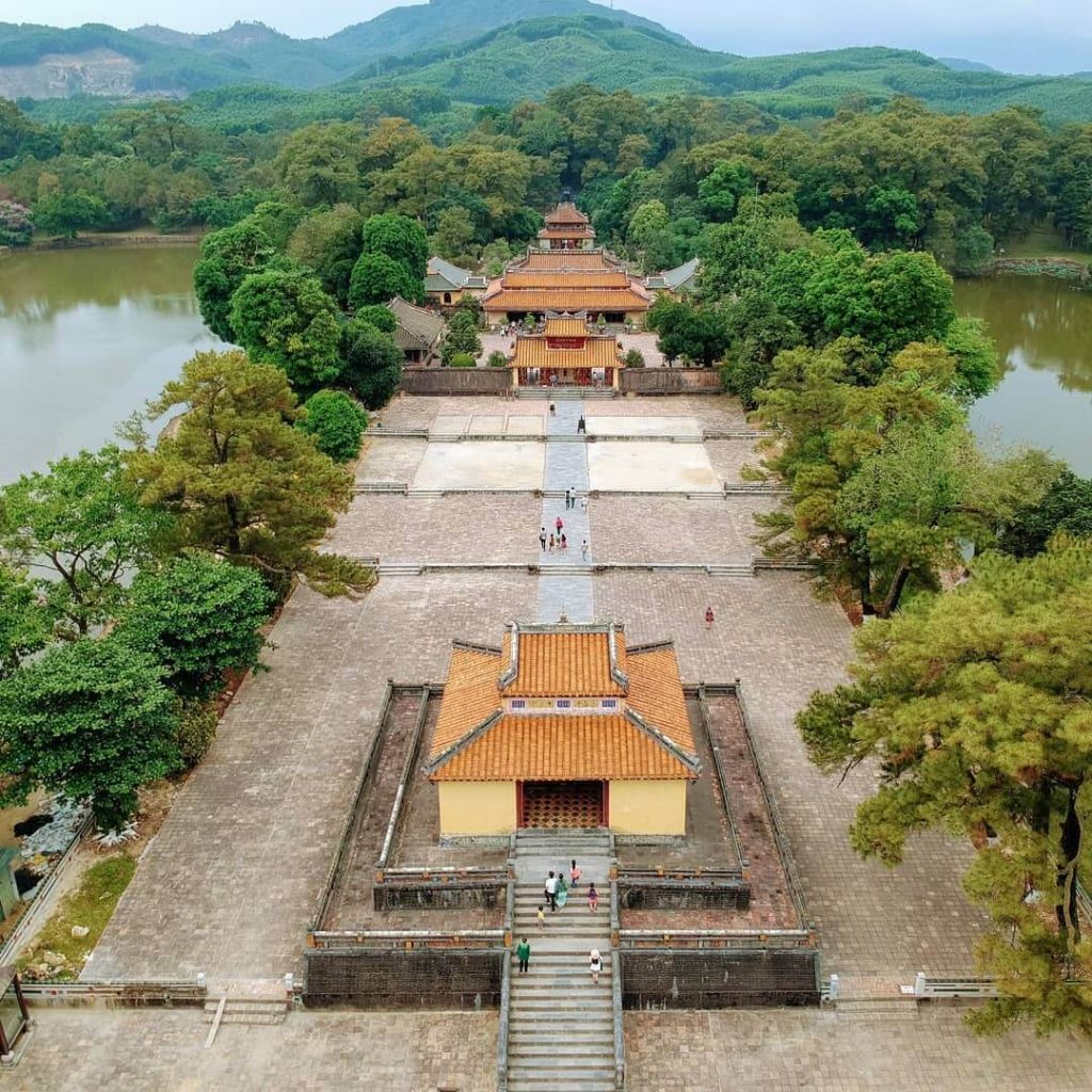 Discover the mausoleum of King Minh Mang Tomb Hue: Architectural beauty ...